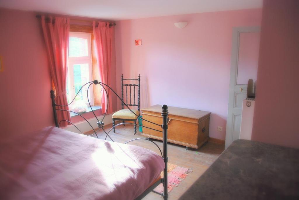Les Trois Voisins Bed and breakfast