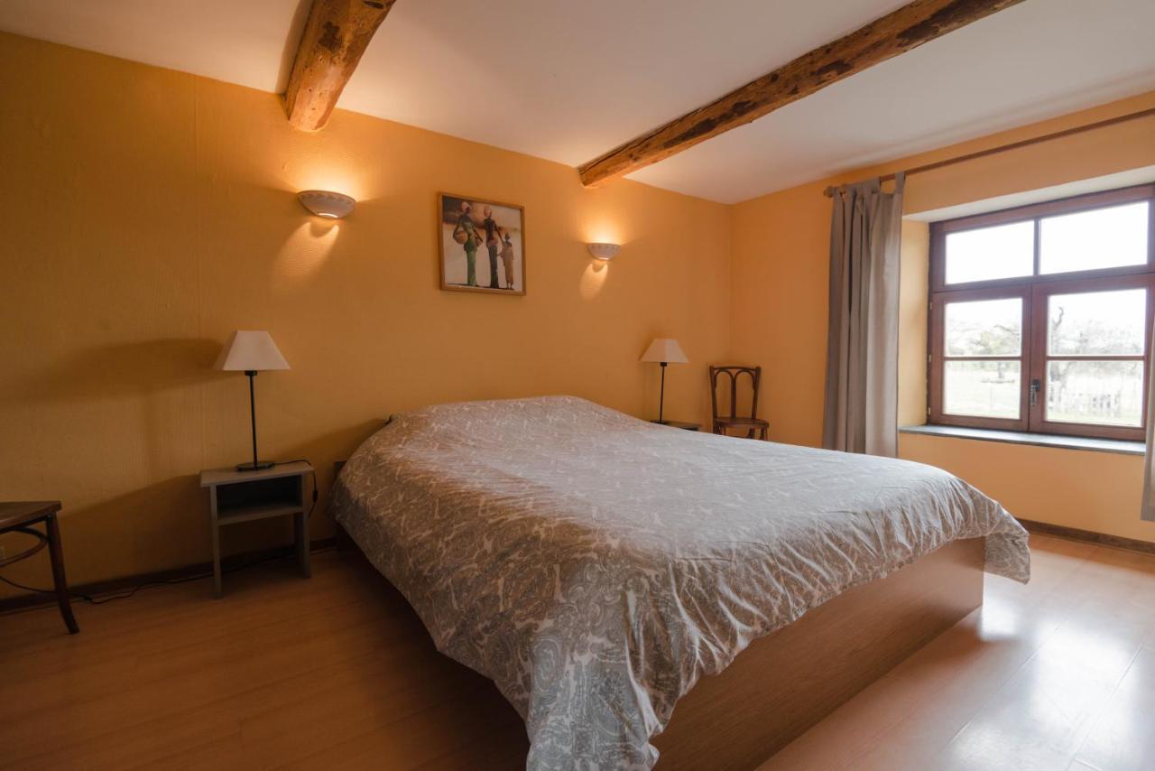 Les Trois Voisins Bourseigne-Vieille